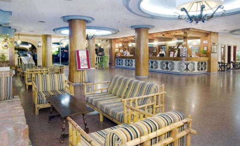Hotel Apartamentos Bajondillo 托雷莫利诺斯 外观 照片 Reception