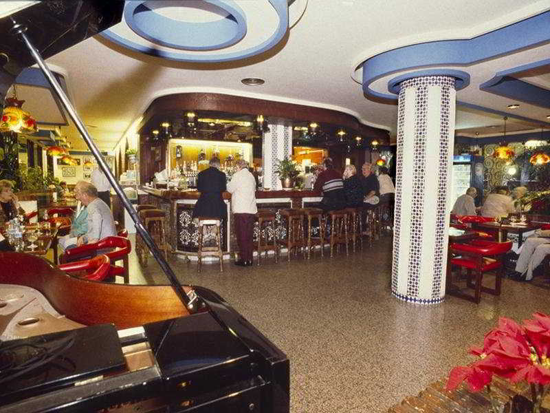 Hotel Apartamentos Bajondillo 托雷莫利诺斯 外观 照片 Interior of the restaurant