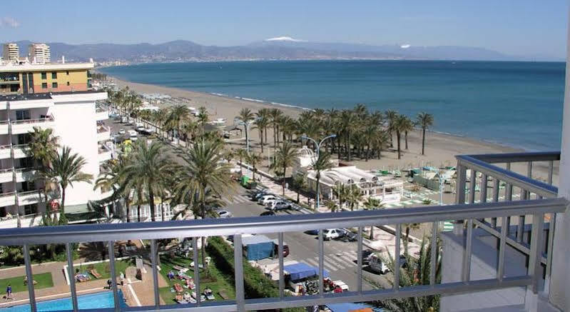 Hotel Apartamentos Bajondillo 托雷莫利诺斯 外观 照片 The beach at Torrevieji